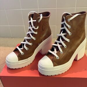 New! Converse Brown leather Chuck 70 deluxe heel